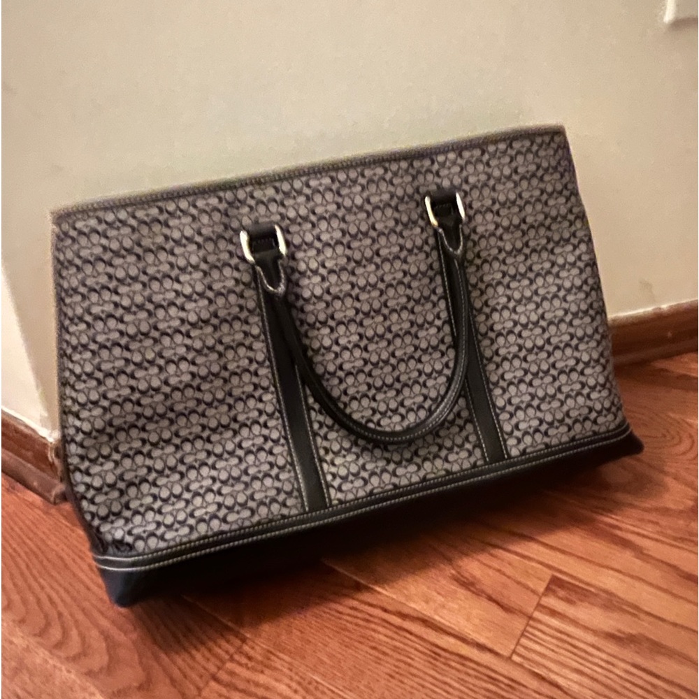 Coach logo leather shoulder bag